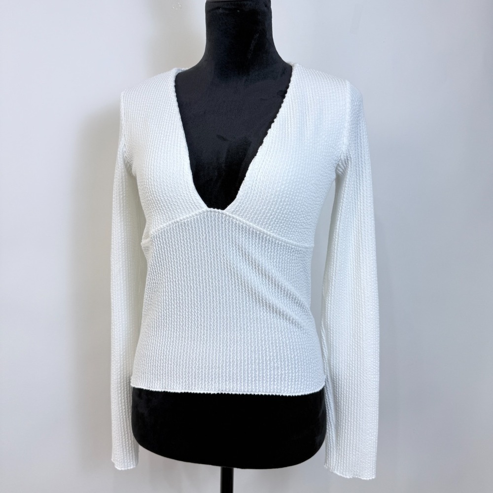 Lulus‎ Textured Knit Plunge V-Neck Babydoll Top M White Fitted Coquette Flirty
